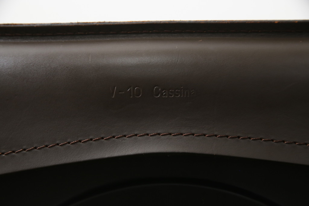 中古　Cassina(カッシーナ)　413　CAB(キャブ)　MARIO BELLINI(マリオベリーニ)　本革(レザー)　シンプルモダンな空間づくりに活躍するアームチェア2脚セット(ダイニングチェア、椅子、イス)(定価2脚で約83万6千円)(R-074315)