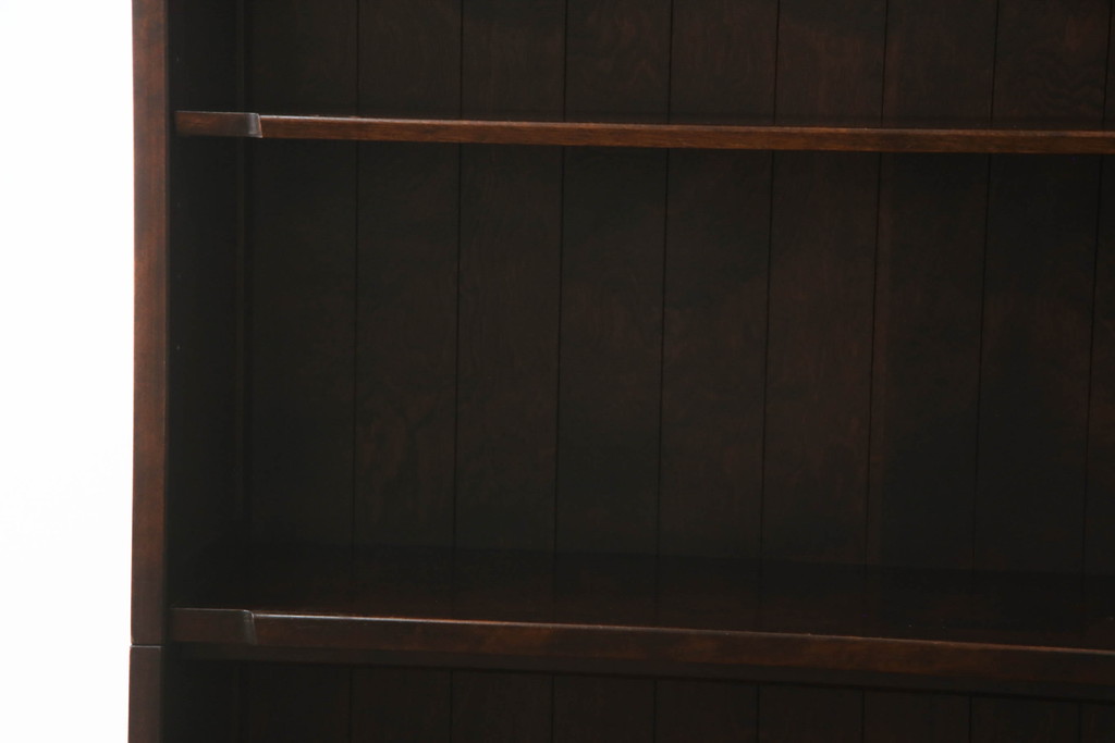 中古　北海道民芸家具　クラシカルな佇まいが魅力の本棚(書棚、ブックシェルフ、収納棚、飾り棚)(R-068120)