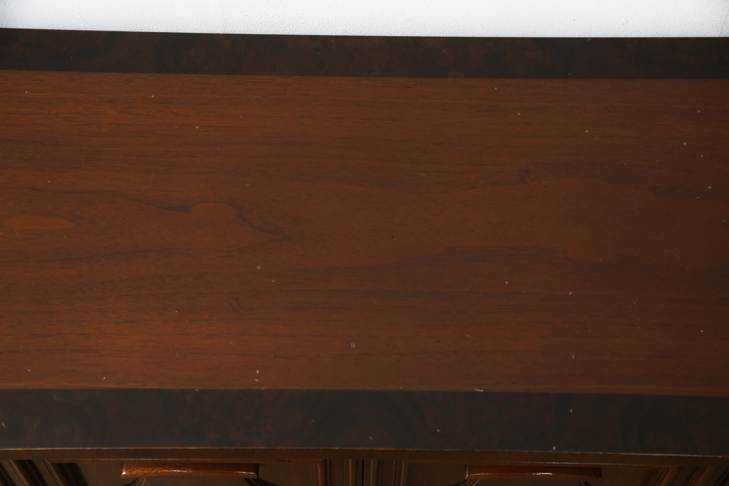中古　DREXEL HERITAGE(ドレクセルヘリテイジ)　FRANCHESCA(フランチェスカ)　クラシカルな佇まいが美しいサイドボード(クレデンザ、クリデンザ、収納棚、戸棚、サイドキャビネット、ホールチェスト)(R-075706)