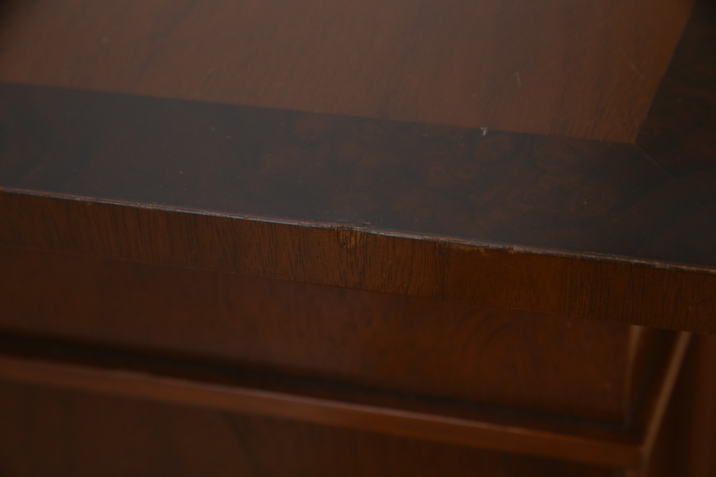 中古　DREXEL HERITAGE(ドレクセルヘリテイジ)　FRANCHESCA(フランチェスカ)　クラシカルな佇まいが美しいサイドボード(クレデンザ、クリデンザ、収納棚、戸棚、サイドキャビネット、ホールチェスト)(R-075706)