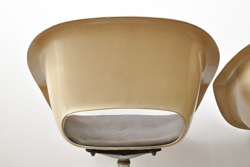 和製アンティーク　昭和レトロ　目を引くデザインが空間のアクセントになるラウンジチェア(イージーチェア、1人掛けソファ、椅子)(R-073135)
