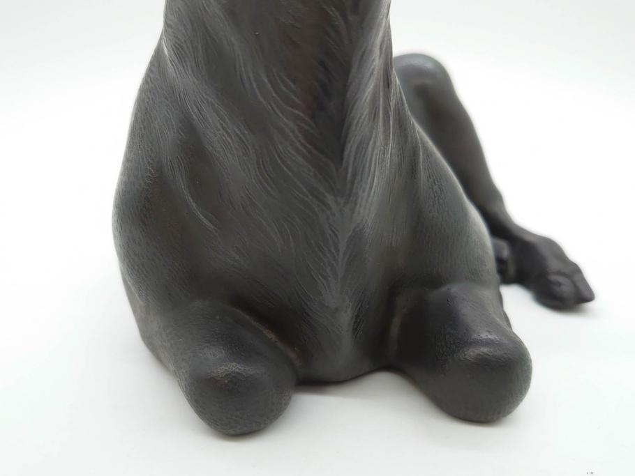 上手物　明治金工師　磯崎美亜　瞳銀製　高さ 約26cm　重量 約1.96kg　しなやかな鹿の造形が見事な置物(海野美盛門下、シカ、共箱付き、台付き)(R-078766)