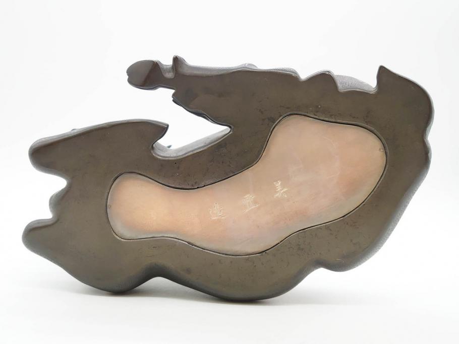 上手物　明治金工師　磯崎美亜　瞳銀製　高さ 約26cm　重量 約1.96kg　しなやかな鹿の造形が見事な置物(海野美盛門下、シカ、共箱付き、台付き)(R-078766)