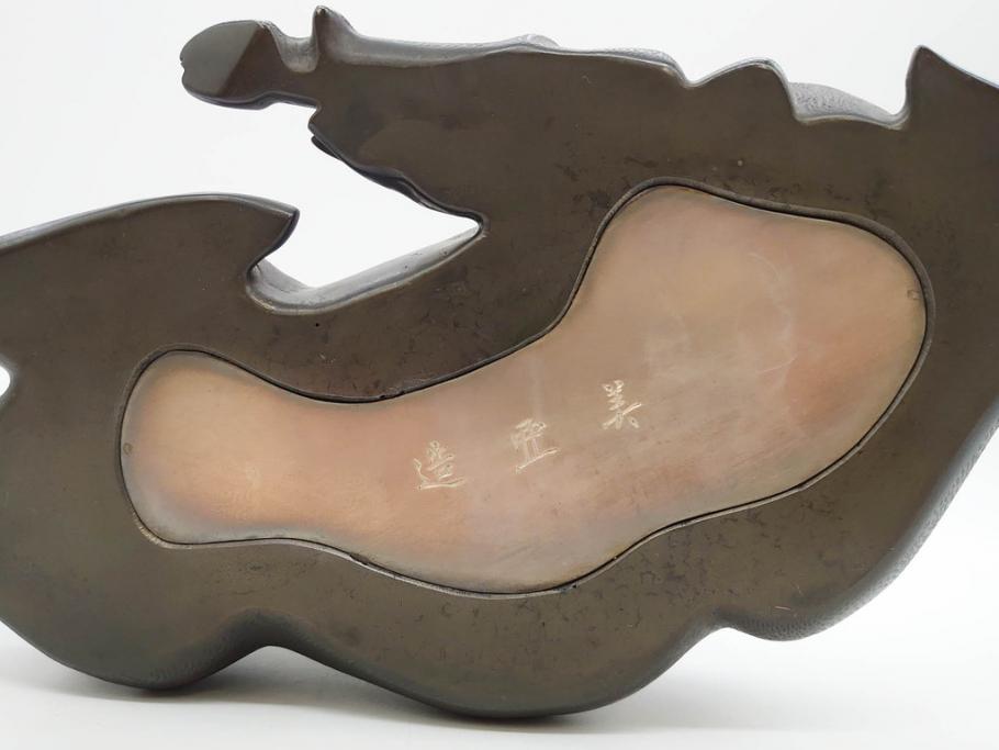 上手物　明治金工師　磯崎美亜　瞳銀製　高さ 約26cm　重量 約1.96kg　しなやかな鹿の造形が見事な置物(海野美盛門下、シカ、共箱付き、台付き)(R-078766)