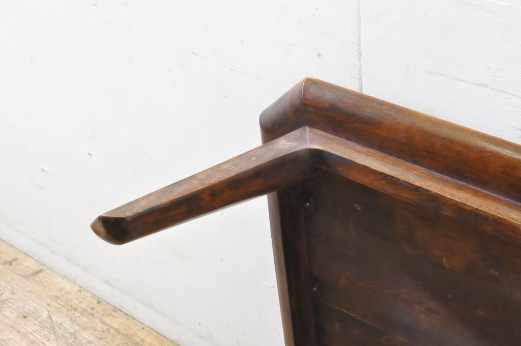 和製ビンテージ　松本民芸家具　斜めにすっと伸びた脚がスタイリッシュで印象的な#67型座卓I(ローテーブル、センターテーブル、ヴィンテージ)(定価約20万円)(R-064488)
