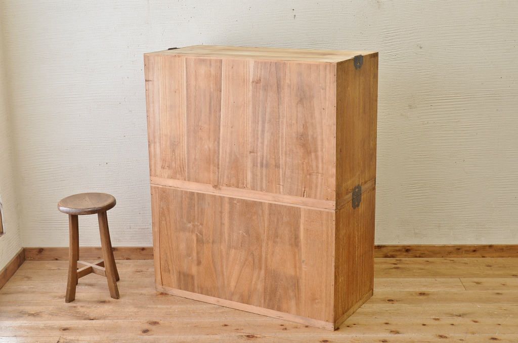 アンティーク家具　☆古い木味のシンプルなアンティークチェスト(時代箪笥)