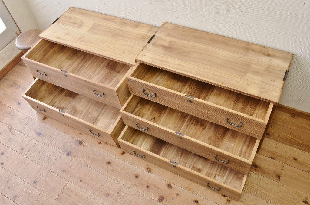 アンティーク家具　☆古い木味のシンプルなアンティークチェスト(時代箪笥)