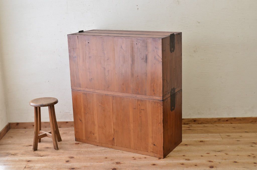 アンティーク家具　☆モダンな二段重ね時代箪笥