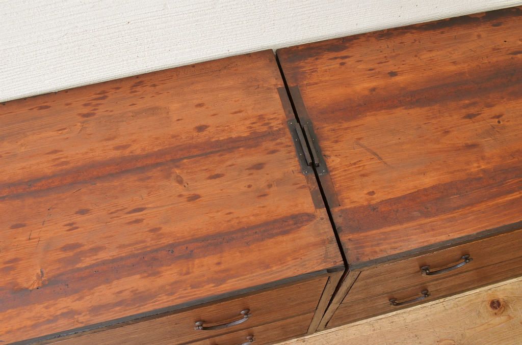アンティーク家具　☆モダンな二段重ね時代箪笥
