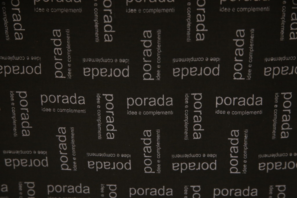 中古　イタリア製　ポラダ(porada)社　GARBO(ガルボ)　優美な曲線デザインが目を惹くアームチェア(ダイニングチェア、椅子、イス)(定価約17万円)(R-078738)