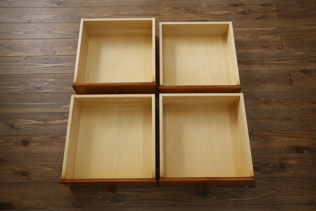 中古　美品　横浜クラシック家具　ダニエル(daniel)　アーリーアメリカンシリーズ　A-112　木の温もり溢れるチェスト(サイドチェスト、トールチェスト、ハイチェスト、縦型チェスト、引き出し、洋服タンス)(R-076295)