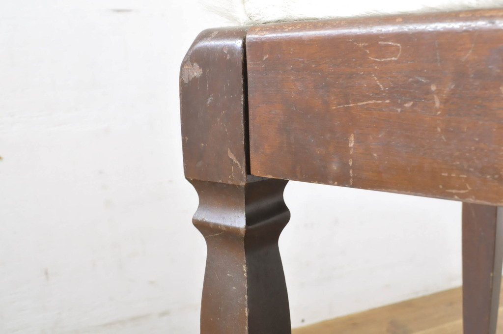 アメリカビンテージ　空間のアクセントになるハラコ革のスツール(椅子、イス、チェア)(R-064752)