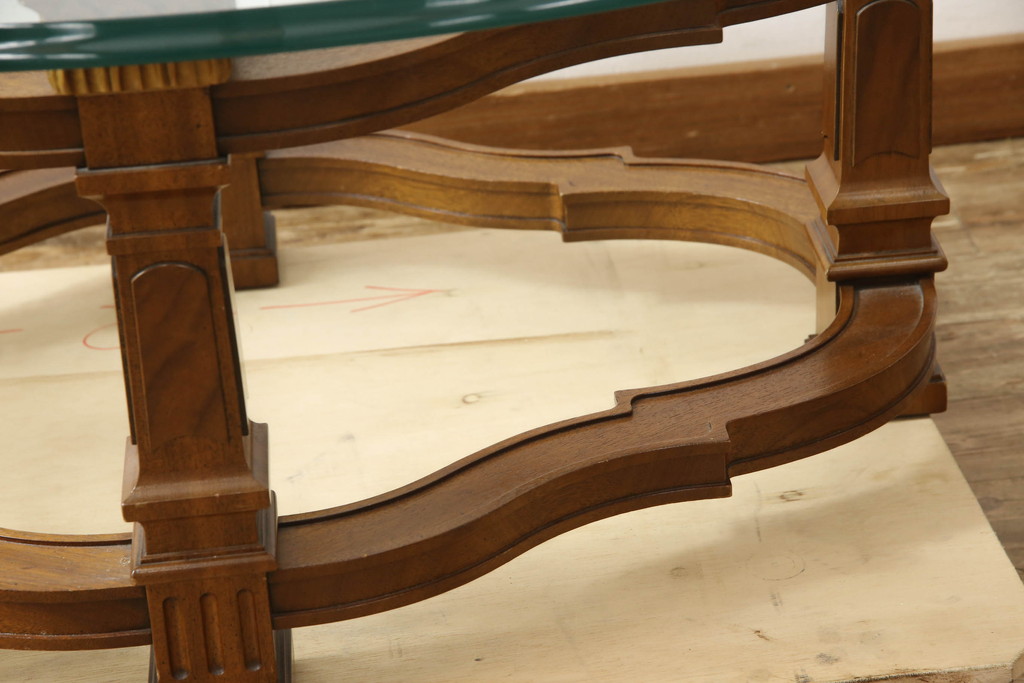 中古　美品　DREXEL HERITAGE(ドレクセルヘリテイジ)　FRANCESCA(フランチェスカ)シリーズ　エレガントなデザインの脚が魅力的なガラス天板のカクテルテーブル(センターテーブル、ローテーブル、リビングテーブル、カフェテーブル、ガラステーブル)(定価約48万円)(R-064381)