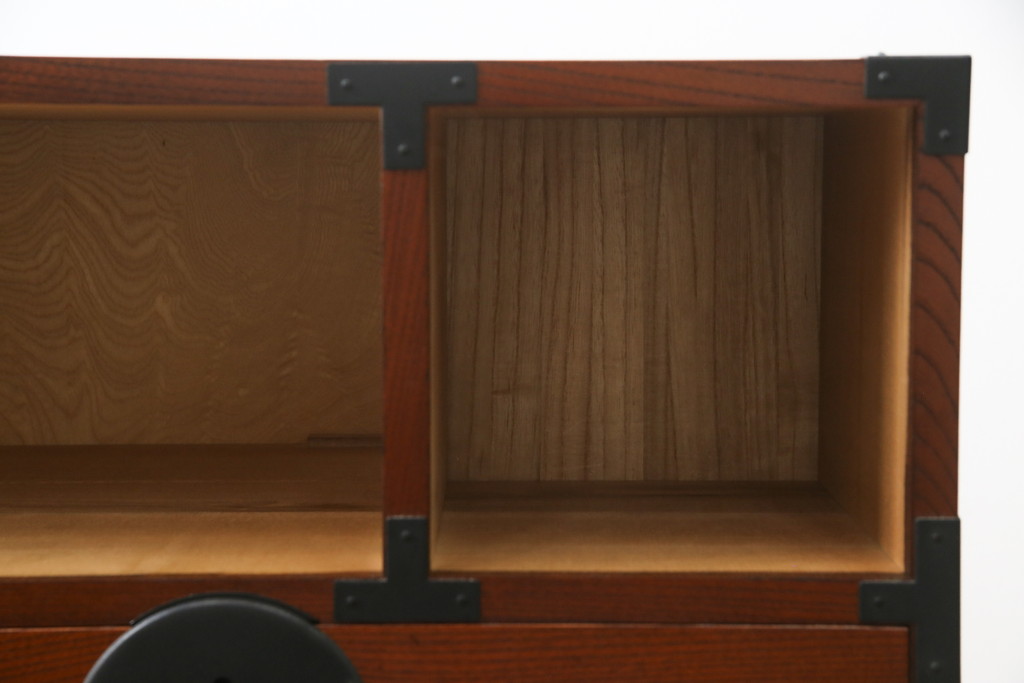 中古　美品　前面欅(ケヤキ)材　品のある佇まいが美しいローチェスト(ローボード、引き出し、衣装箪笥、和箪笥、整理タンス、収納たんす)(R-078783)