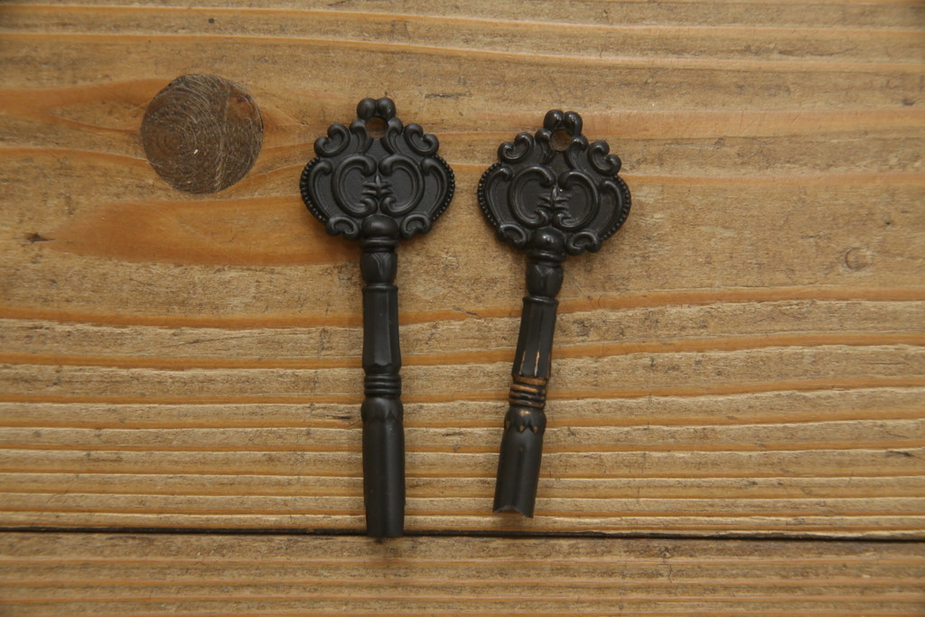 中古　美品　前面欅(ケヤキ)材　品のある佇まいが美しいローチェスト(ローボード、引き出し、衣装箪笥、和箪笥、整理タンス、収納たんす)(R-078783)