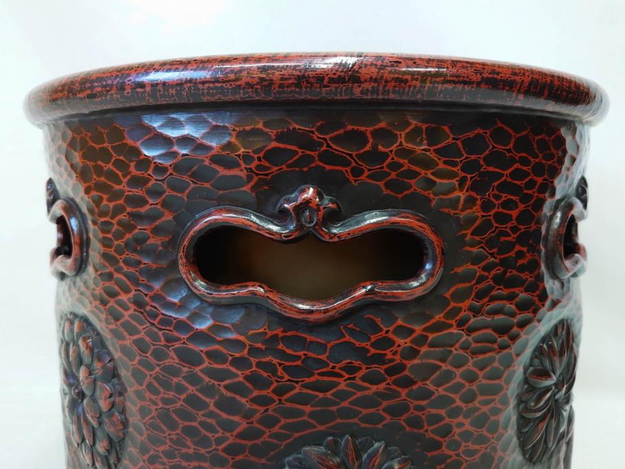 明治期　時代物　上手物　彫刻　鎌倉彫り　菊文　匠の技が光る彫刻が美しい火鉢(漆器、木製、丸火鉢、手あぶり)(R-078823)　