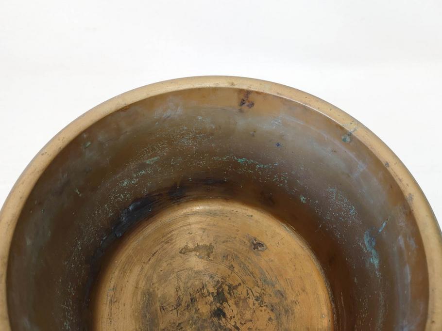 明治期　時代物　上手物　彫刻　鎌倉彫り　菊文　匠の技が光る彫刻が美しい火鉢(漆器、木製、丸火鉢、手あぶり)(R-078823)　