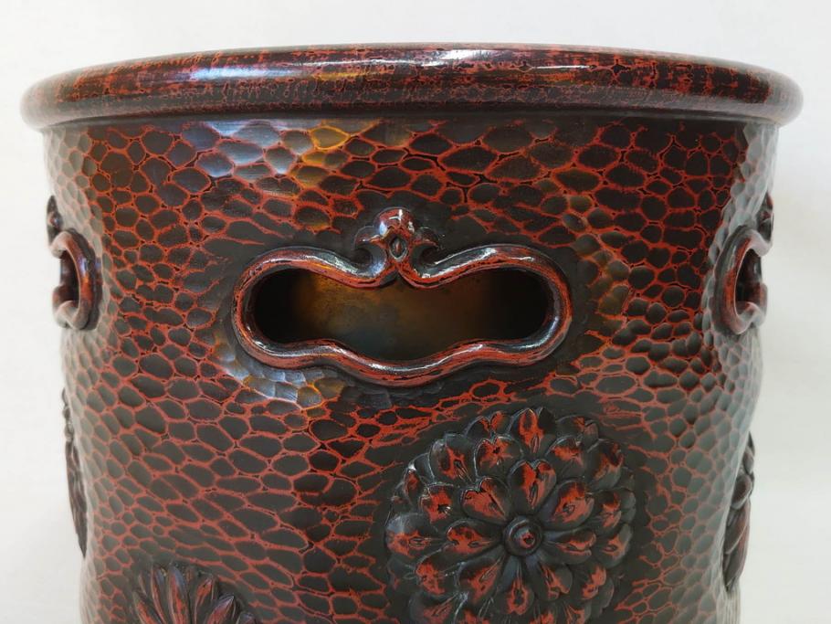 明治期　時代物　上手物　彫刻　鎌倉彫り　菊文　深みのある漆が上品な火鉢(漆器、木製、丸火鉢、手あぶり)(R-078824)　