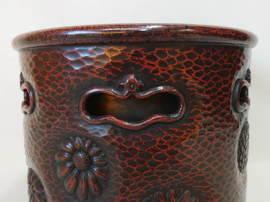 明治期　時代物　上手物　彫刻　鎌倉彫り　菊文　深みのある漆が上品な火鉢(漆器、木製、丸火鉢、手あぶり)(R-078824)　