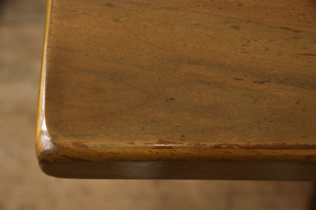 中古　バロッサバレンティ(VARO,S.A. VALENTI)　しっかりとした脚のつくりが魅力的なダイニングテーブル(定価約100万円)(4人掛け、6人掛け)(R-064896)