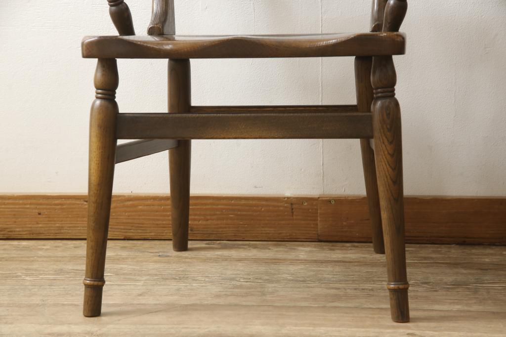 中古　柏木工(KASHIWA)　WILDERNESS(ウィルダネス)　ナラ材　木の温かみある風合いが魅力的なアームチェア2脚セット(ダイニングチェア、板座チェア、椅子)(R-054637)