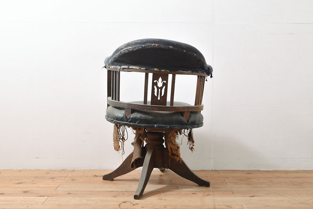 和製アンティーク　大正ロマン　ナラ材　レトロな佇まいが目を引く回転椅子(ドクターチェア、デスクチェア、回転イス、アームチェア)(R-053094)
