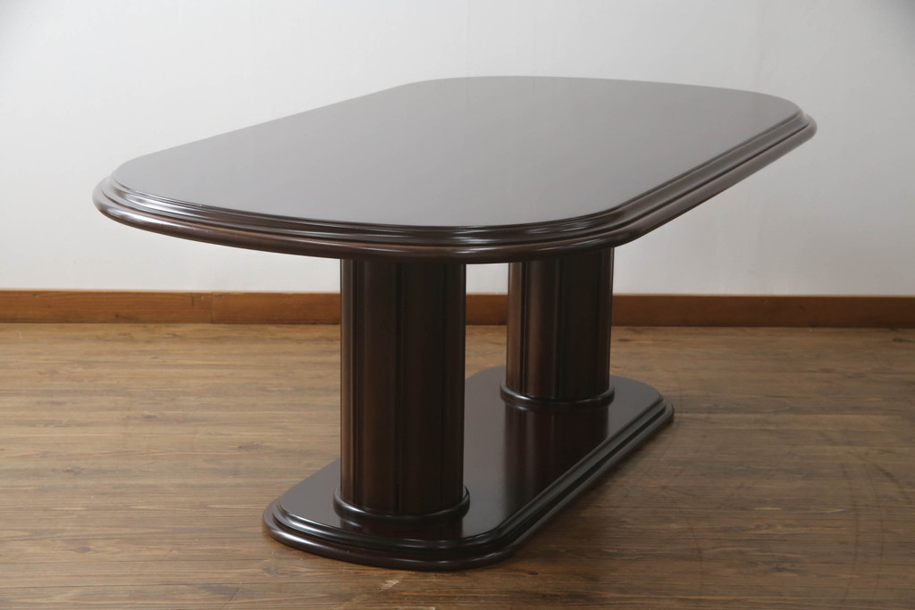 中古　美品　maruni(マルニ木工)　ベルサイユシリーズ　重厚感ある佇まいが魅力的なダイニングテーブル(4人掛け、四人掛け)(R-055332)