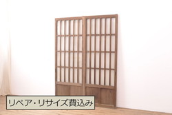 アンティーク建具　鉄板付き　堅牢な雰囲気が存在感を放つ、ヒノキ材を使用した鉄扉(蔵戸、玄関戸、引き戸)(R-048596)