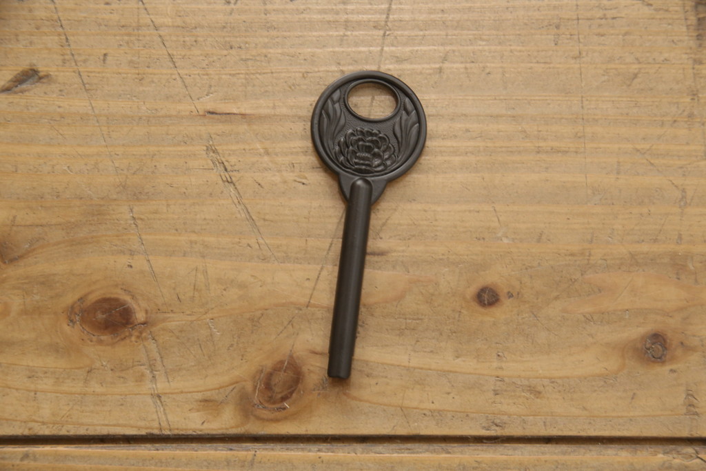 中古　民芸家具　屋久杉を贅沢に使用した木の温もりあふれる重ね箪笥(衣装箪笥、引き出し、チェスト、引き出し10杯)(R-055683)