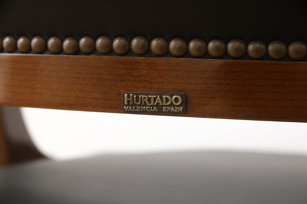 中古　美品　スペイン　ウルタド(HURTADO)　ワンランク上の空間づくりにおすすめの本革アームチェア(椅子、イス、レザー)(定価約30万円)(R-059737)