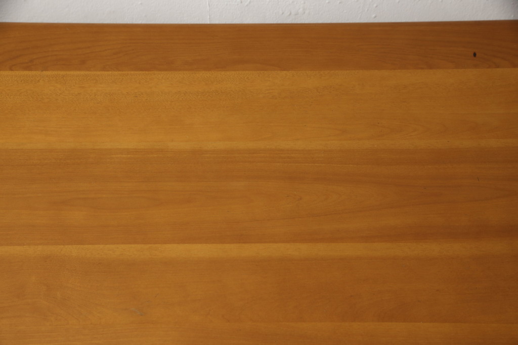 中古　美品　横浜クラシック家具　ダニエル(Daniel)　エトランゼ(Etranger)　E-301　エトランジェテーブル　シンプルなデザインで飽きのこないダイニングテーブル(6人掛け、8人掛け、食卓)(定価約32万円)(R-058424)