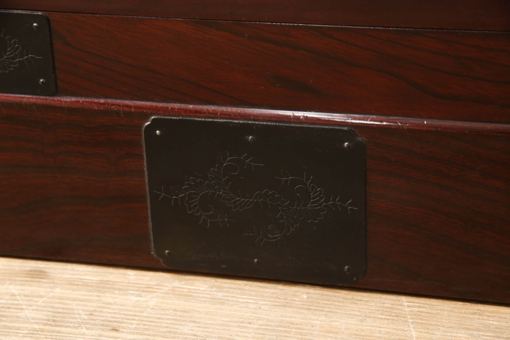 中古　美品　二本松工藝館　田中家具　重厚感ある佇まいが魅力的な収納箪笥(サイドボード、和タンス、整理箪笥、引き出し)(R-059191)