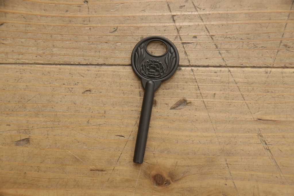 中古　美品　二本松工藝館　田中家具　重厚感ある佇まいが魅力的な収納箪笥(サイドボード、和タンス、整理箪笥、引き出し)(R-059191)