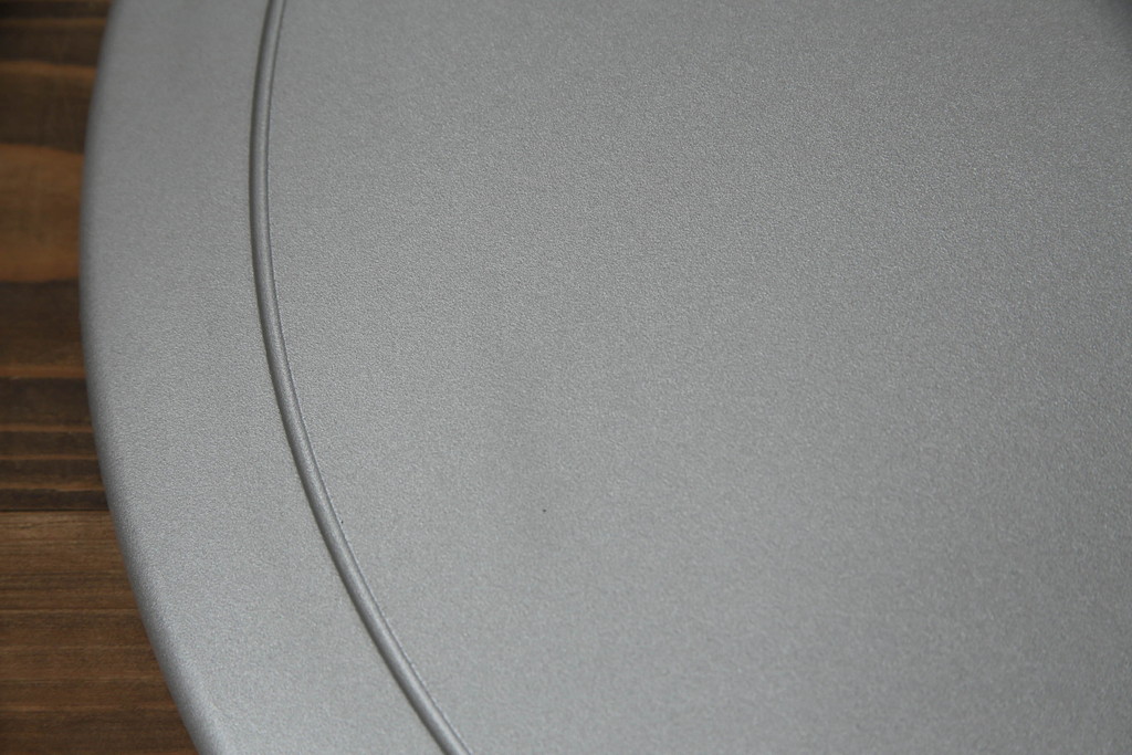 中古　超美品　オカムラ(OKAMURA)　医療福祉用　円盤脚　抗菌　丸みのあるフォルムがかわいらしいスツール2脚セット(丸椅子、回転椅子、イス)(2脚で定価約124000円)(R-061217)