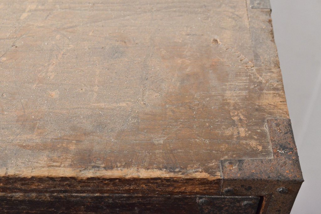 和製アンティーク　三方桐材　渋い佇まいが目を引く小振りな帳場箪笥(引き出し、和タンス、収納箪笥、チェスト)(R-054400)