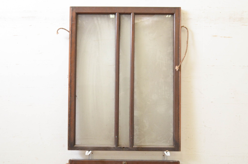アンティーク建具　シンプルなデザインの上げ下げ窓(ガラス窓)(R-071706)