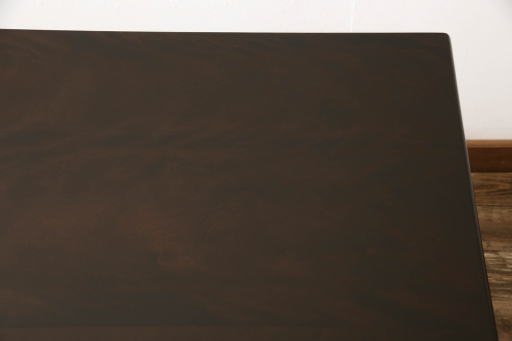 中古　美品　松本民芸家具　F型食卓　クラシカルな脚のデザインが目を引くダイニングテーブル(作業台、食卓、4人掛け)(定価約29万7千円)(R-059829)