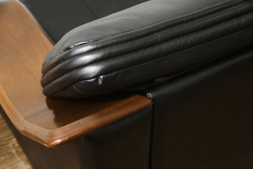 中古　美品　富士ファニチア(富士ファニチュア、フジファニチュア、FUJI FURNITURE、富士ファニチャー)　本革製三人掛けソファ(3Pソファ)(R-049900)