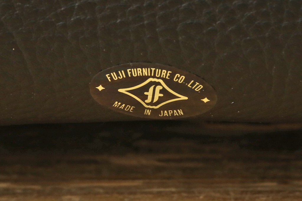 中古　美品　富士ファニチア(富士ファニチュア、フジファニチュア、FUJI FURNITURE、富士ファニチャー)　本革製三人掛けソファ(3Pソファ)(R-049900)
