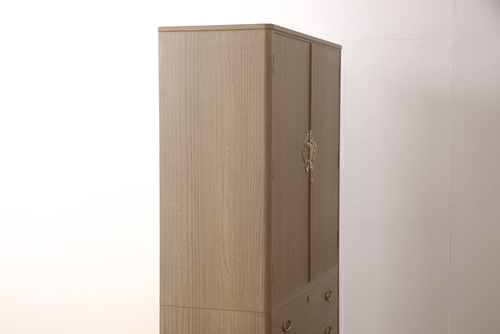 中古　超美品　伝統工芸士・土田耕一作　美しい梅の飾り金具が上品さを漂わせる加茂総桐箪笥(定価約150万円)(総桐たんす、桐タンス、着物箪笥、和タンス)(R-052782)