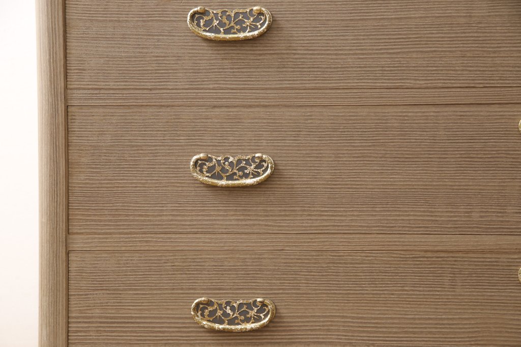 中古　超美品　伝統工芸士・土田耕一作　美しい梅の飾り金具が上品さを漂わせる加茂総桐箪笥(定価約150万円)(総桐たんす、桐タンス、着物箪笥、和タンス)(R-052782)