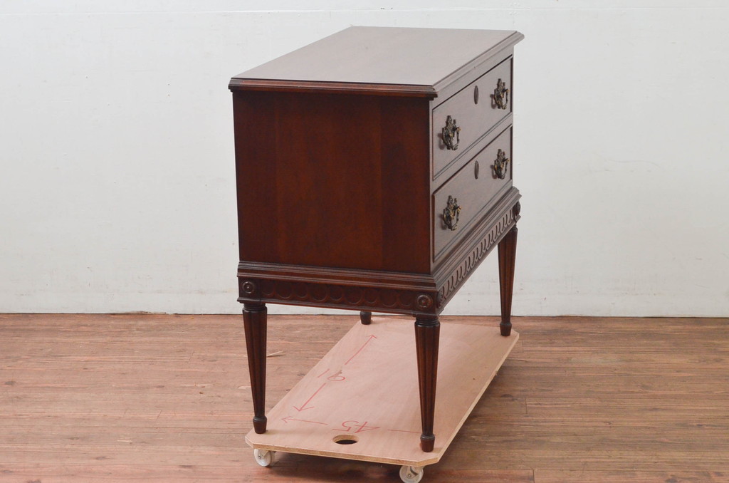 中古　美品　DREXEL HERITAGE(ドレクセルヘリテイジ)　Covington Park Collection(コヴィントンパークコレクション)　マホガニー材　クラシカルな佇まいが目を惹くサイドボード(サイドチェスト、コンソールテーブル)(R-078158)