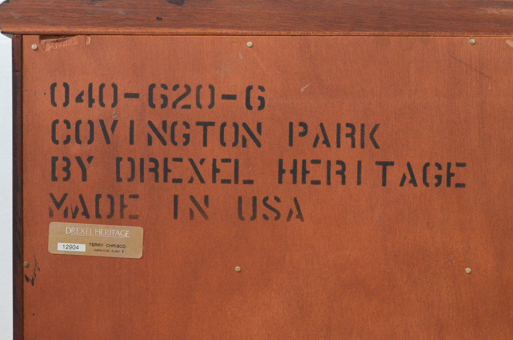 中古　美品　DREXEL HERITAGE(ドレクセルヘリテイジ)　Covington Park Collection(コヴィントンパークコレクション)　マホガニー材　クラシカルな佇まいが目を惹くサイドボード(サイドチェスト、コンソールテーブル)(R-078158)