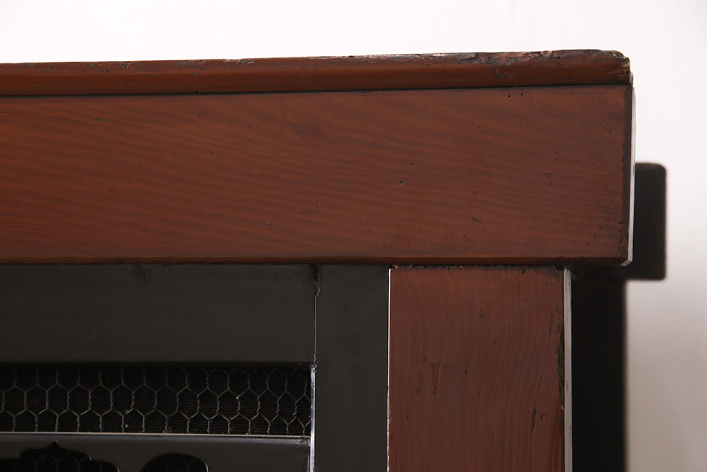 和製アンティーク　近江地方　七尺が珍しい!赤と黒のコントラストがお洒落な水屋箪笥・上段(収納棚、戸棚、食器棚、サイドキャビネット)(R-054364)