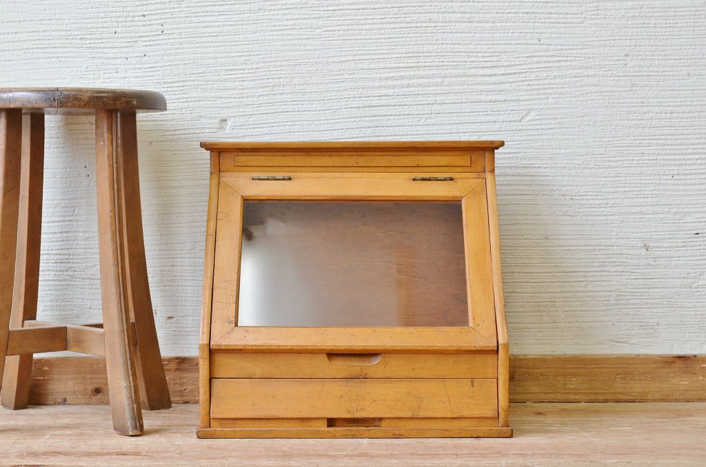 アンティーク家具　可愛いデザイン!アンティーク卓上ガラスケース