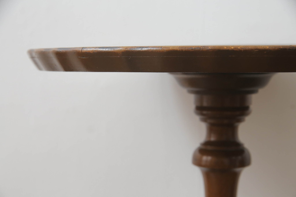イギリスアンティーク　マホガニー材　レザートップが魅力のシックなワインテーブル(サイドテーブル、コーヒーテーブル、丸テーブル、花台、英国)(R-065650)