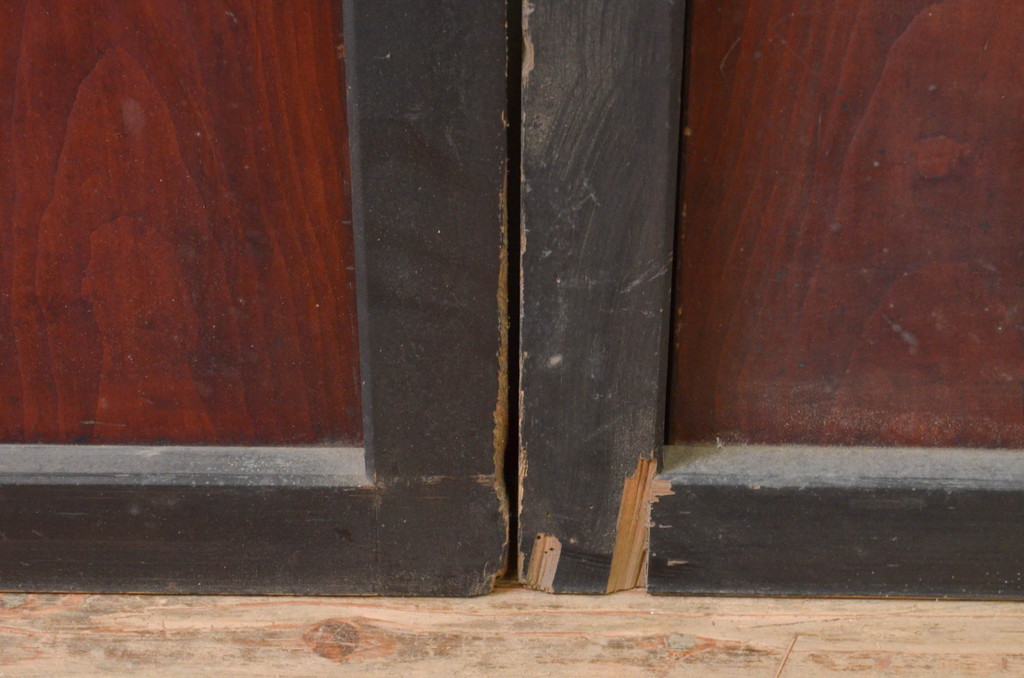 アンティーク建具　漆塗り　落ち着いた和の空間を演出する板戸窓2枚セット(引き戸)(R-069660)