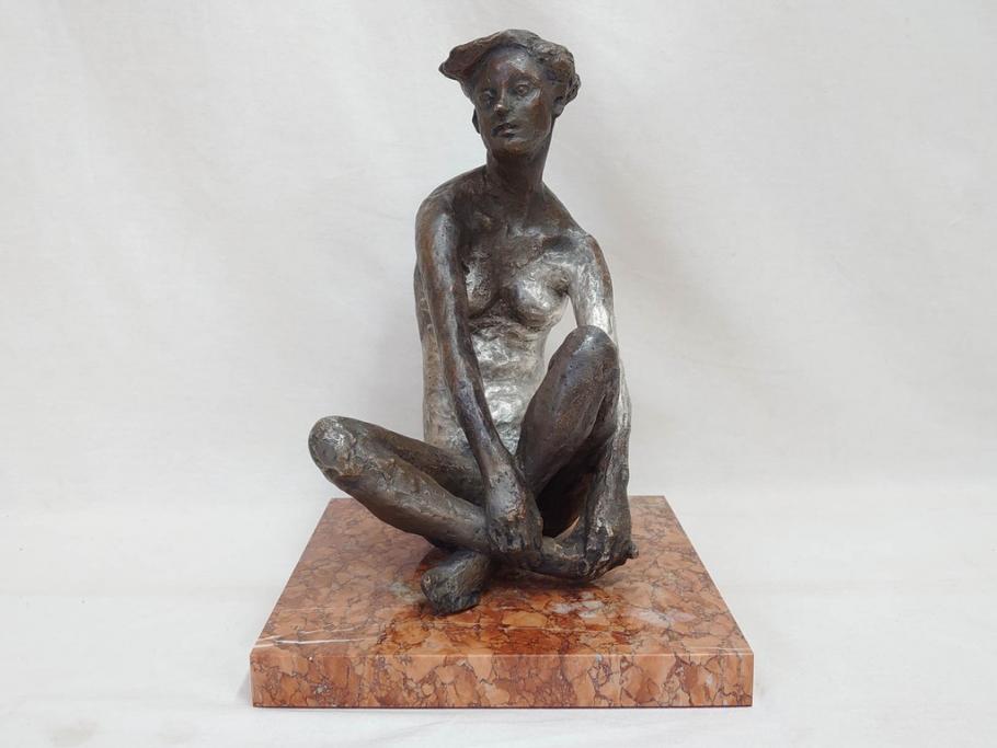 無銘　裸婦像　高さ約35cm　重量約10.52kg　意匠を凝らしたつくりにこだわりが感じられるブロンズ像(置物、オブジェ、女性像、箱なし)(R-073029)