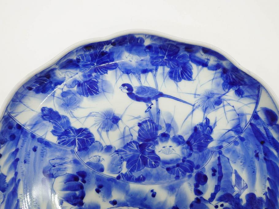 明治期　伊万里　染付　輪花型　約38cm　1尺2寸　丹念に絵付けされた花鳥や海老の図が見事な大皿(尺皿、陶器、エビ、海老、えび、風景、花鳥図、山水図、和食器、和皿、一尺二寸)(R-078890)