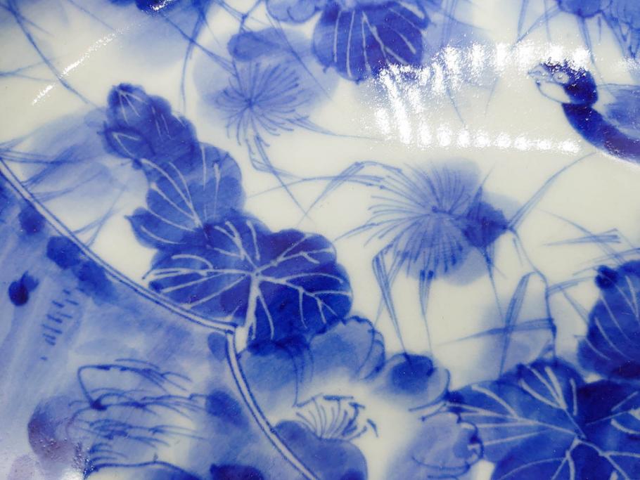 明治期　伊万里　染付　輪花型　約38cm　1尺2寸　丹念に絵付けされた花鳥や海老の図が見事な大皿(尺皿、陶器、エビ、海老、えび、風景、花鳥図、山水図、和食器、和皿、一尺二寸)(R-078890)